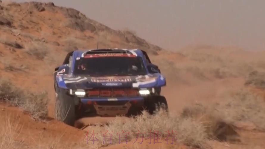 贝纳维德斯获得冠军 桑德斯领跑总成绩榜