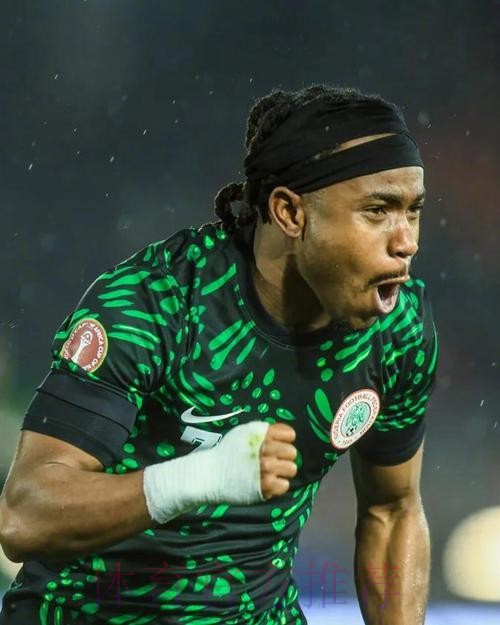 费内巴切与卢克曼签4.5年合约,年薪900万欧元 费内巴切与卢克曼签4.5年合约,年薪900万欧元